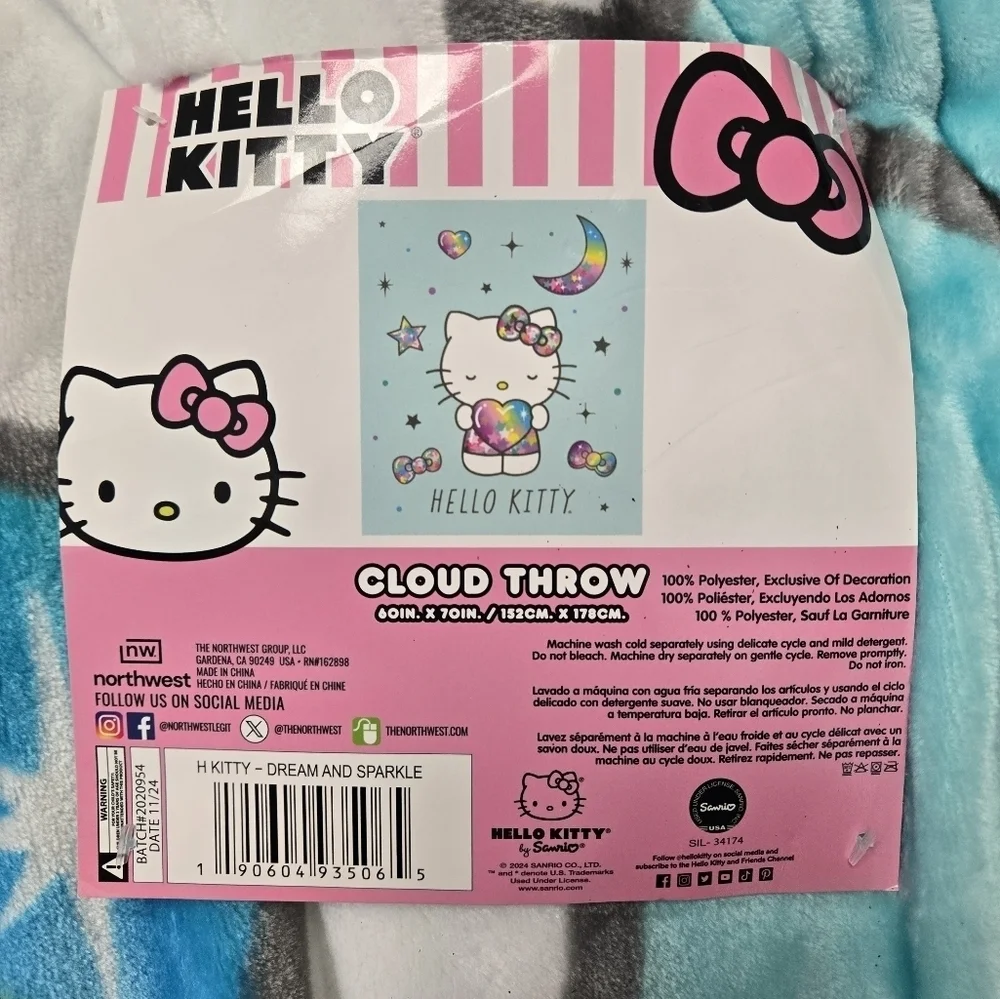 Sanrio Hello Kitty Dream and Sparkle Cloud Throw Blanket